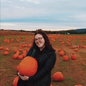 MEET YOUR POSHER 💖